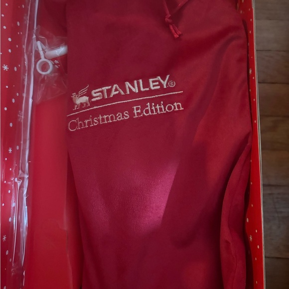 Stanley Christmas Edition Red Gift Set - Picture 2 of 3